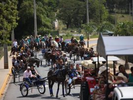 Desfile de Cavalos da 35º Festa do Peão Boiadeiro de Extrema